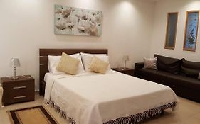 White Pearl Apart 5
